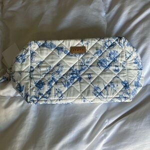 NWT blue and white cosmetic bag 🤍💙